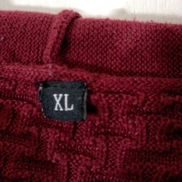 Women Red Burgundy Hooded Sweater Size XL Winter Christmas Holiday Deer Pullover - Picture 4 of 5